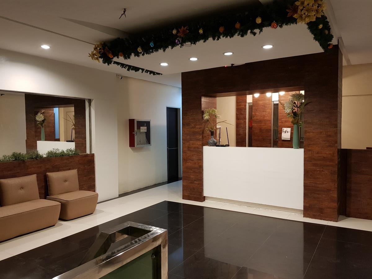 Hotel Giorgio General Santos City Bagian luar foto
