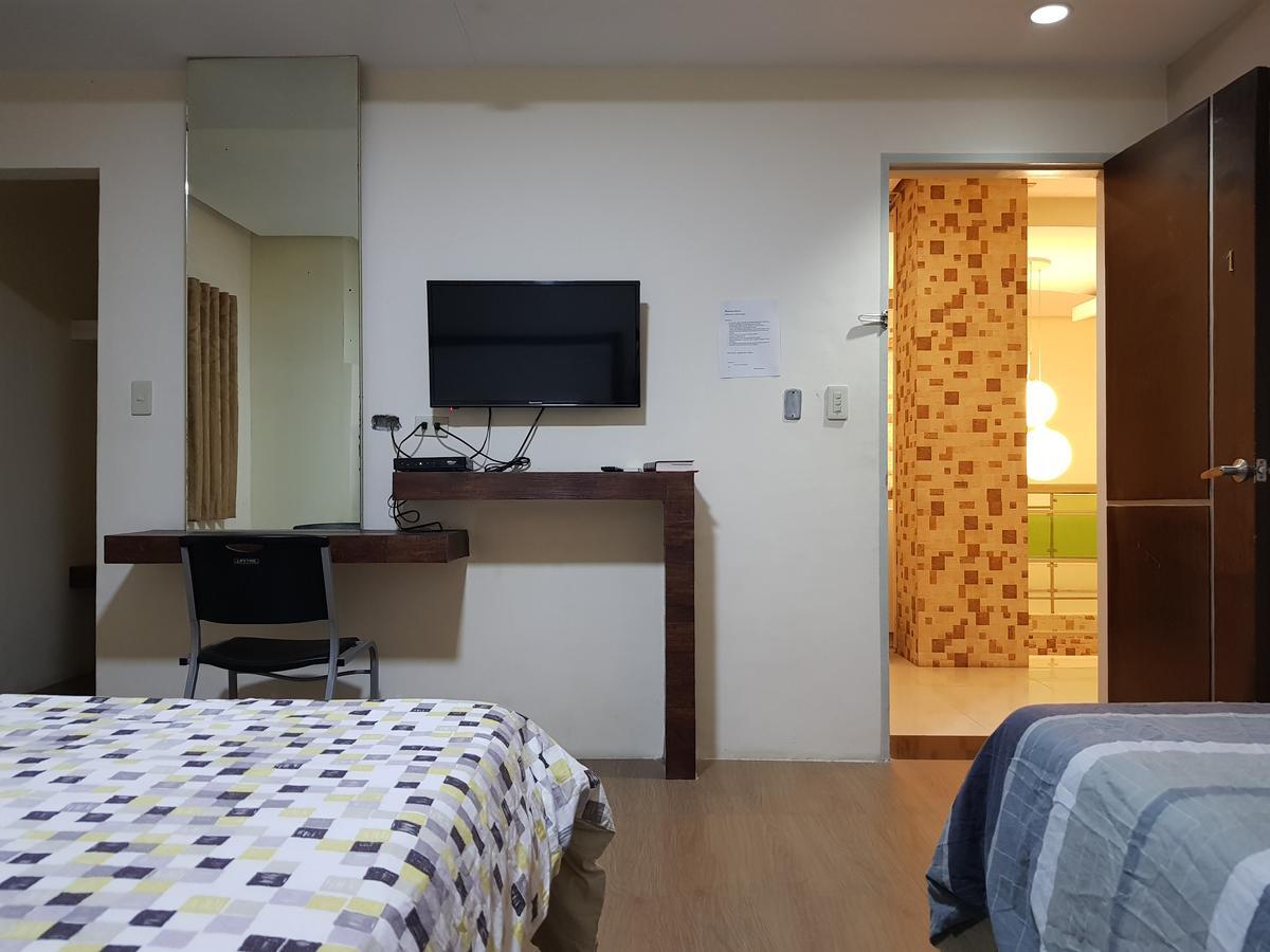 Hotel Giorgio General Santos City Bagian luar foto